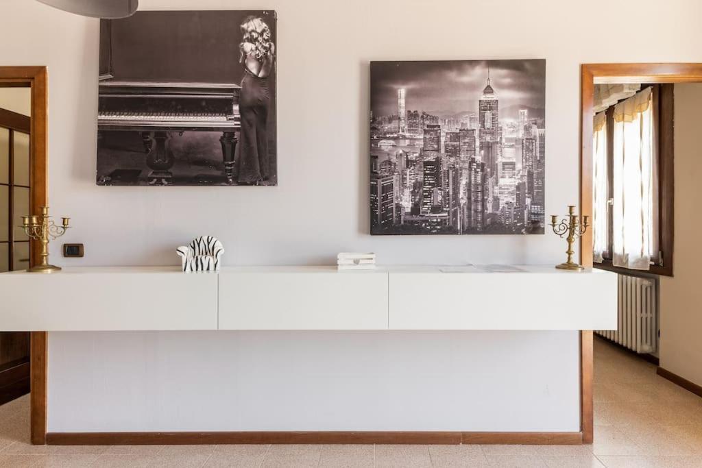 “Casa Moderna Con Parcheggio Privato” Apartman Imola Kültér fotó