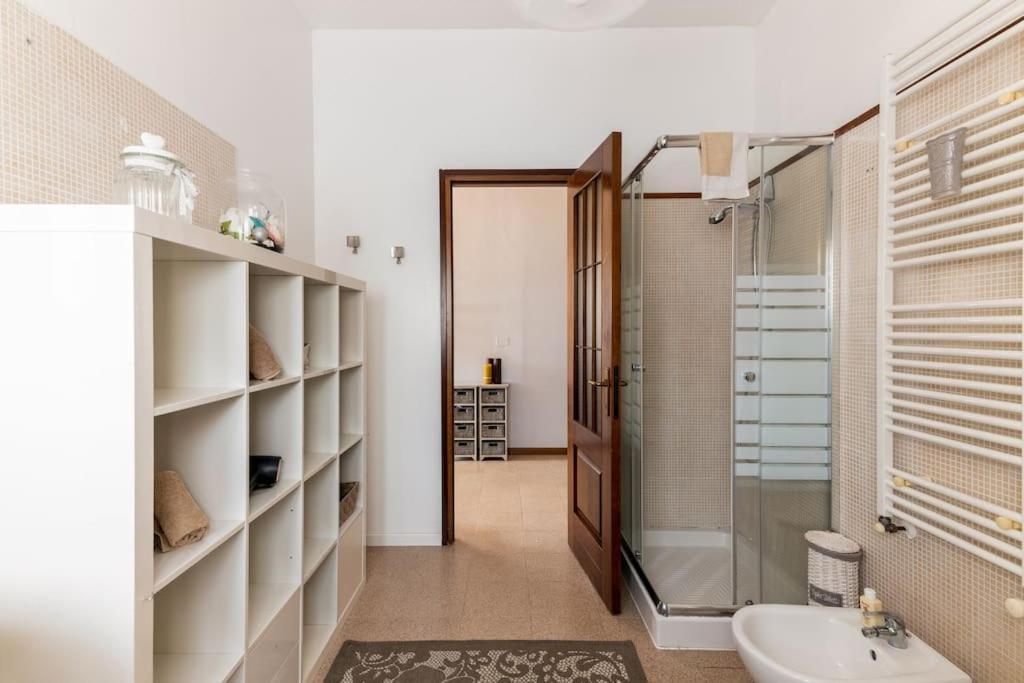 “Casa Moderna Con Parcheggio Privato” Apartman Imola Kültér fotó