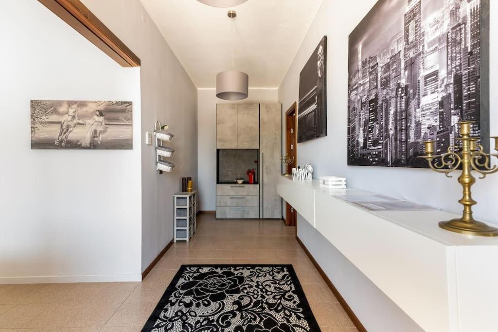 “Casa Moderna Con Parcheggio Privato” Apartman Imola Kültér fotó