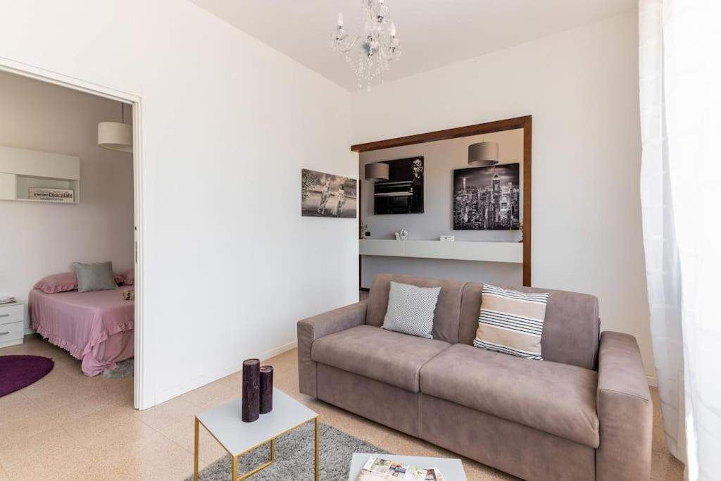 “Casa Moderna Con Parcheggio Privato” Apartman Imola Kültér fotó