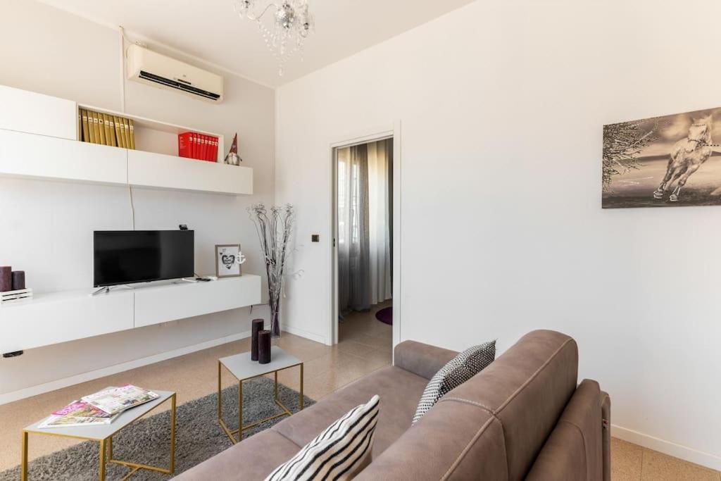 “Casa Moderna Con Parcheggio Privato” Apartman Imola Kültér fotó
